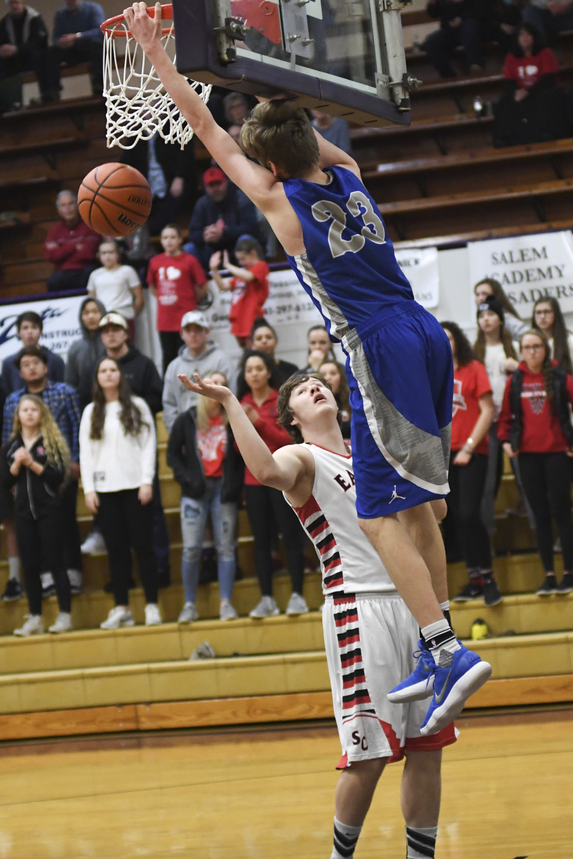 Santiam Christian falls to Blanchet Catholic, places fifth